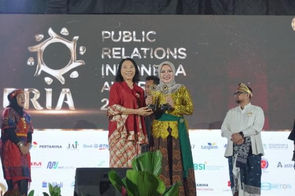 PLN Icon Plus Raih Kinerja Positif untuk Kategori Laporan Tahunan di Event PRIA 2024