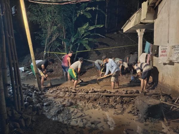 Empat Lokasi di Desa Tambak Ukir Terjadi Longsor, Salah Satunya tutup Akses Jalan