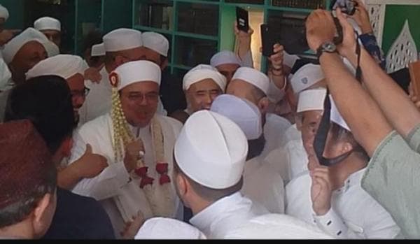 Ini Wajah Keponakan Mendiang istri yang Dinikahi oleh Habib Rizieq Shihab