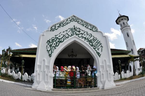 4 Masjid Legendaris di Solo, Nomor 3 Pernah Dipakai Sembahyang Umat Hindu