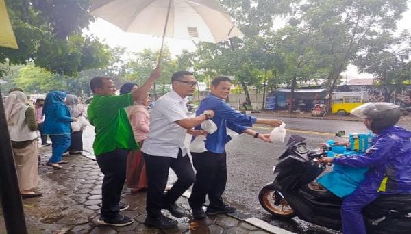Pererat Tali Silaturahmi, BPJAMSOSTEK Bandung Suci Berbagi Takjil Gratis