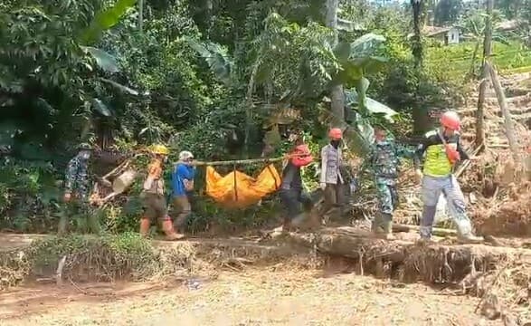 Tim SAR Kembali Temukan Tiga Jasad yang Tertimbun Longsor di Cipongkor KBB