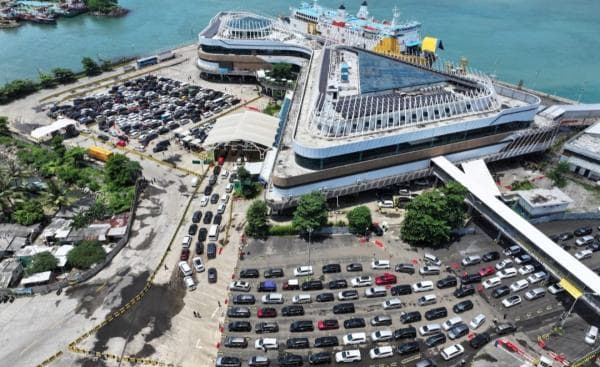 Trafik Penumpang dan Kendaraan di Pelabuhan Merak Mulai Meningkat pada H-10 Lebaran 2024