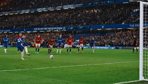 Hasil Bola Tadi Malam: Liverpool Kembali ke Pucuk, Chelsea vs Man United Drama 7 Gol