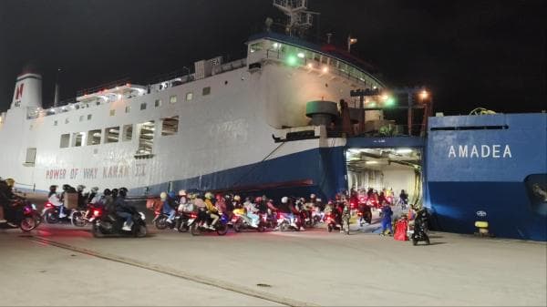 Pilih Mudik Malam Hari, 23.832 Pemudik Motor di Pelabuhan Ciwandan Menyebrang ke Sumatera