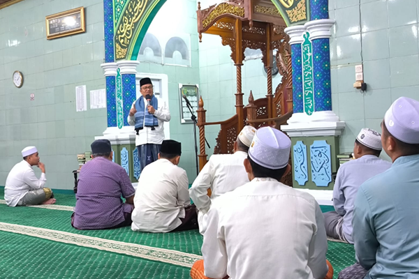 Penghujung Bulan Puasa, H.Maulana Safari Ramadan di Masjid Al Muqarrobin Telanaipura