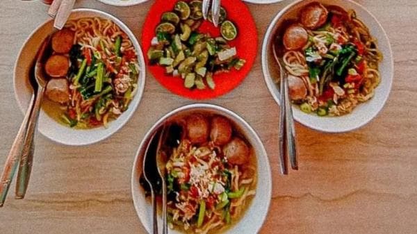 10 Rekomendasi Tempat Makan Bakso di Tasikmalaya, Ini Alamat dan Waktu Bukanya 10 Rekomendasi Tempat Makan Bakso di Tasikmalaya, Ini Alamat dan Waktu Bukanya