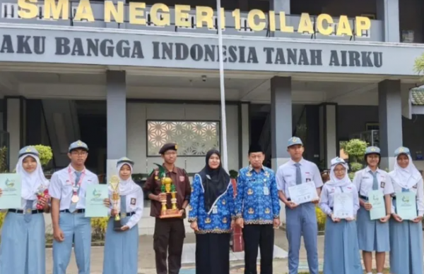 Terbaru! 6 SMA Terbaik 2024 di Cilacap Cocok Untuk Anak Anda, Langsung Datang ke Sekolahan