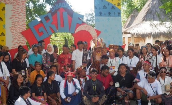 Melalui Karya Seni, Gotong Royong untuk Flobamoratas Tunjukkan  Peduli Alam dan Iklim