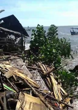 Banjir Rob Melanda Wilayah Pesisir Situbondo, Sembilan Kandang Sapi Rusak Berat
