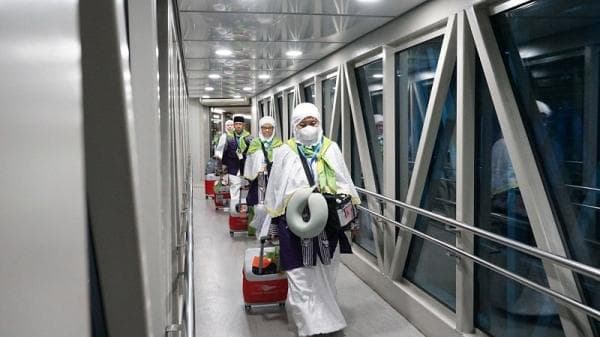 Mesin Ada Api, Pesawat Garuda Angkut Jemaah Haji  Balik ke Bandara Lagi