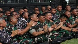 Panglima TNI Berikan Kejutan Umrah untuk Prajurit dan PNS TNI yang Rutin Sholat