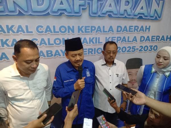 Ragu Kekuatan PDI Perjuangan, Eri Cahyadi-Armuji Daftar Bacawali dan Bacawawali ke PAN Surabaya