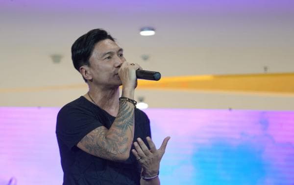 Anji Bongkar Karakter dan Cerita Album Terbaru di Surabaya, Ada Kisah Cinta Sejati!