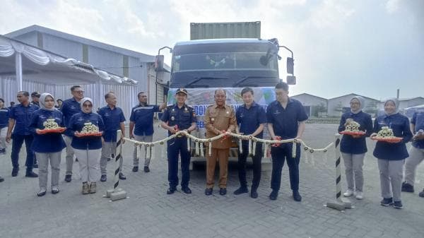 Ekspor Perdana, PT Indonesia Royal Paper di Jombang Kirim 750 Ton Karton ke Cina