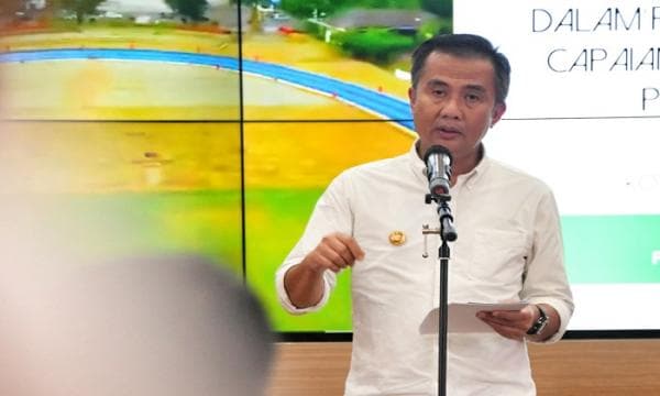 Wujudkan Pembangunan Makro di Jabar, Bey Konsolidasi dengan Pemda Kuningan Wujudkan Pembangunan Makro di Jabar, Bey Konsolidasi dengan Pemda Kuningan
