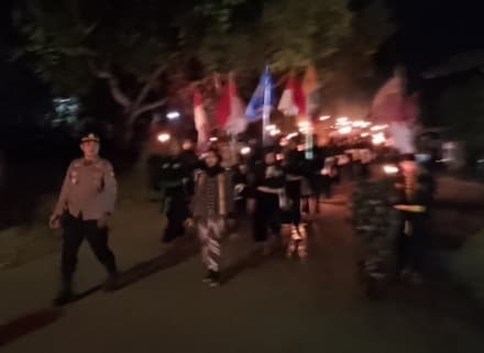 Ratusan Pendekar Silat Gelar Pawai Obor Sambut Malam 1 Suro di Nganjuk Ratusan Pendekar Silat Gelar Pawai Obor Sambut Malam 1 Suro di Nganjuk