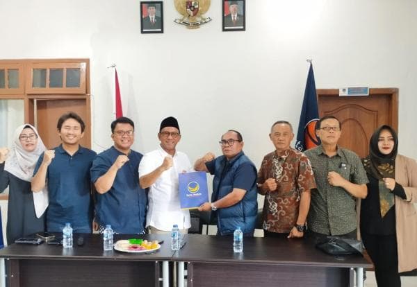 Maju DPD RI Raih 900 Ribuan Suara, Ade Kadarisman Kini Mencalonkan di Pilkada Kuningan