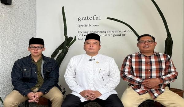 Hasil Survei: Kang Erwin PKB Perkasa di Posisi Pertama Kandidat Pilwalkot Bandung 2024 Hasil Survei: Kang Erwin PKB Perkasa di Posisi Pertama Kandidat Pilwalkot Bandung 2024