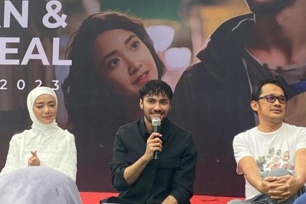 Sinopsis Film Cinta Tak Pernah Tepat Waktu yang Dibintangi Refal Hady Sinopsis Film Cinta Tak Pernah Tepat Waktu yang Dibintangi Refal Hady