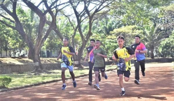 Kisah Perjuangan Siswa SMK Yatim Piatu di Jember Lari 5 Km ke Sekolah Tiap Hari, Bermimpi Jadi TNI