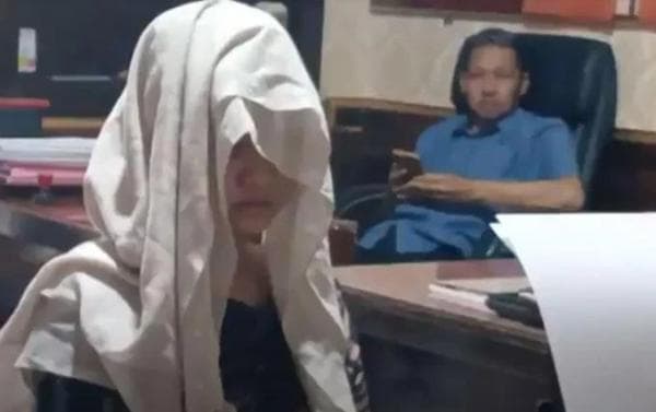Gadis Cantik 20 Tahun Nekat Tusuk Pacar setelah Dipaksa Hubungan Intim Gadis Cantik 20 Tahun Nekat Tusuk Pacar setelah Dipaksa Hubungan Intim