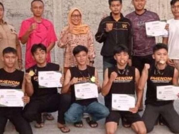 Kickboxing Indramayu Raih 10 Medali di Kejuaraan Phenom Prime Chyper Fight Jawa Barat