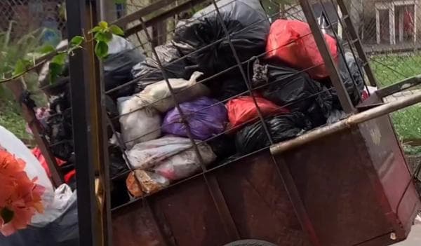 Tak Juga Diangkut Truk ke TPA Cipayung, Sampah di Cilangkap Depok Sampai Belatungan