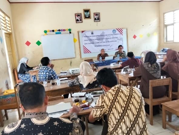 Para Guru Korwil Wanasalam Gelar Penguatan Manajemen Tata Kelola Satuan Pendidikan Sekolah Dasar