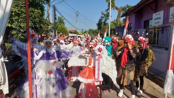 Semarak Tujuh Belasan, Desa Banjaran Gelar Karnaval Peringatan HUT RI ke-79