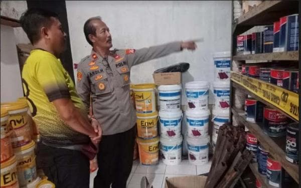 Karyawan Toko Cat Tewas Leher Terjepit di dalam Lift Barang