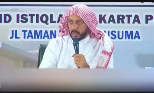 Video Keutamaan Membaca Ayat Kursi Setelah Shalat Fardu Video Keutamaan Membaca Ayat Kursi Setelah Shalat Fardu