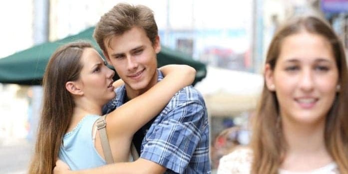 Lirik Lagu Mardua Holong dan Terjemahan, Tentang Sakitnya Diduakan