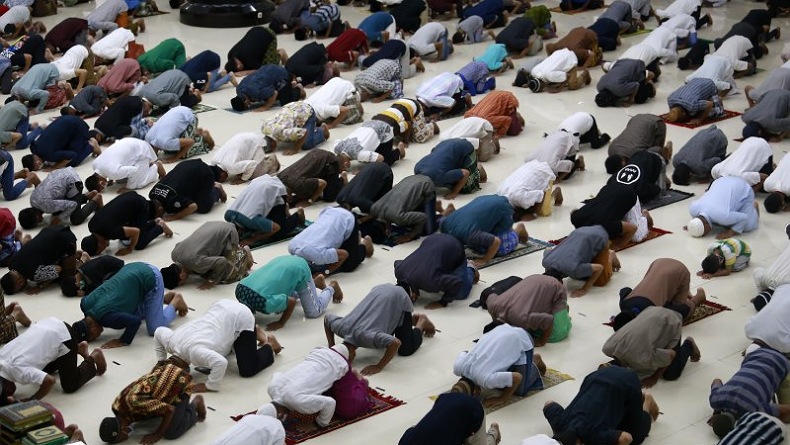 Niat Sholat Tarawih dan Witir, Lengkap Doa Kamilin Latin, Arti serta Keutamaan