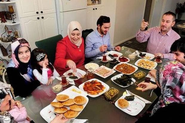 Batas Waktu Sahur saat Puasa Ramadhan, Bolehkah Makan setelah Imsak?