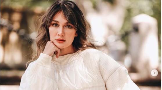 Profil dan Biodata Luna Maya, Mantan Ariel Noah Kini Disebut Pacari Aktor Ganteng Lebih Muda 10 Tahun