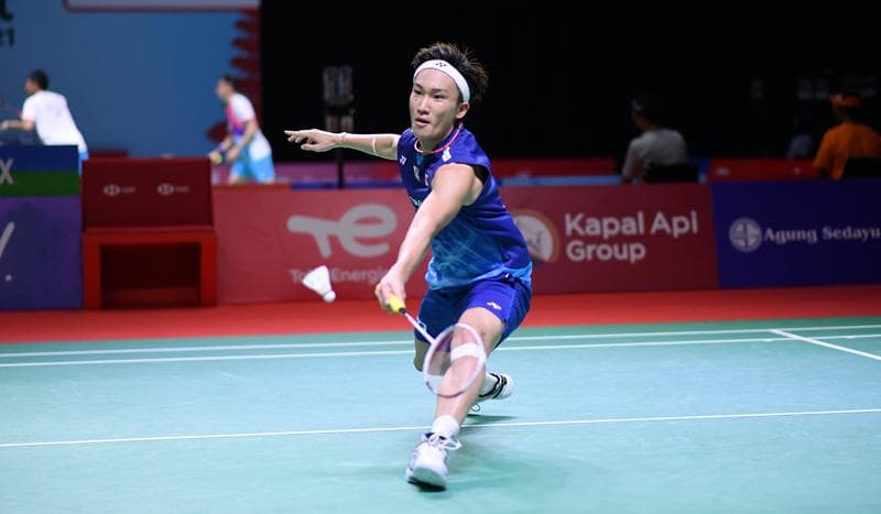 Kento Momota Terjun Bebas di Ranking BWF, Kini Terlempar dari 50 Besar