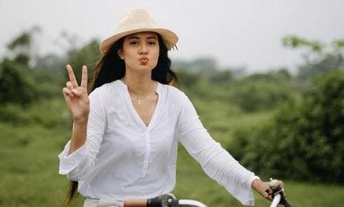 Profil dan Biodata Aurelie Moeremans, Artis Cantik Mendadak Dangdut di Gala Dinner KTT ASEAN 2023