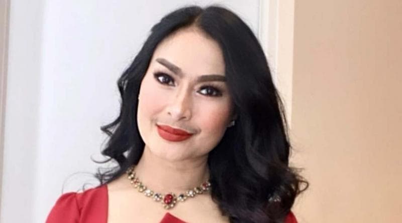 5 Artis Kepincut Pilot, Nomor 4 Harus LDR Setelah 8 Tahun Menikah