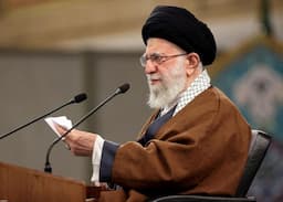 Pemimpin Tertinggi Iran Ali Khamenei Umumkan 5 Hari Berkabung atas Kematian Presiden Raisi