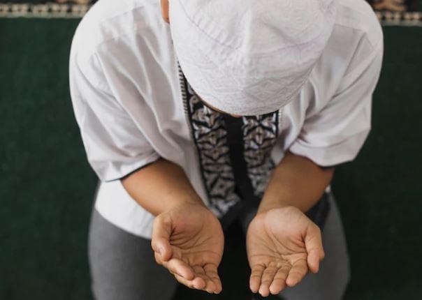 Mengirim Pahala Al Fatihah untuk Orang Meninggal, Begini Menurut Imam Syafii