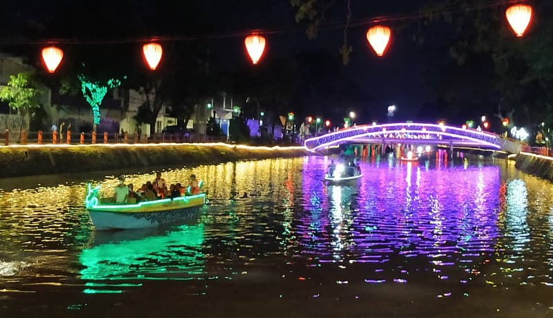10 Tempat Wisata Malam di Surabaya yang Keren, Nomor 3 Sering Jadi Latar Foto