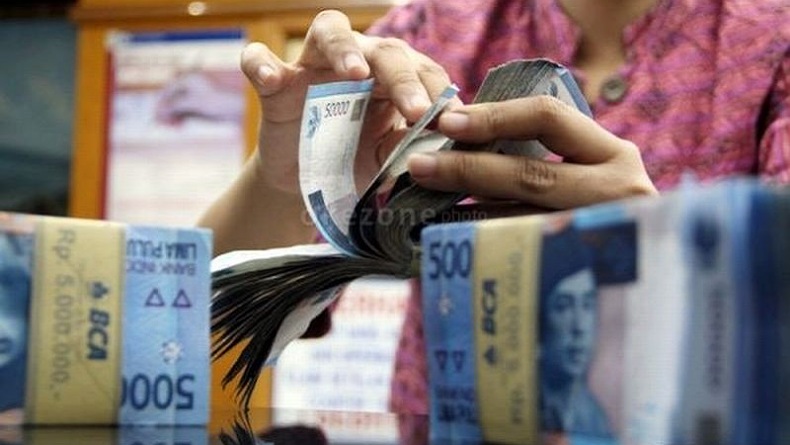 Hukum Mengambil Uang Suami Tanpa Izin, Diperbolehkan atau Dilarang? 