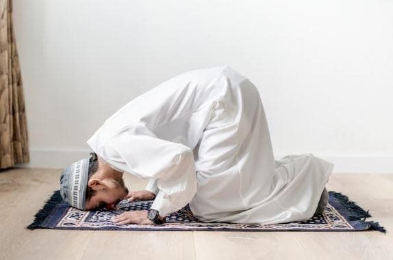 Tata Cara Sholat Tasbih di Malam Lailatul Qadar, Lengkap Bacaan Niat dan Doanya