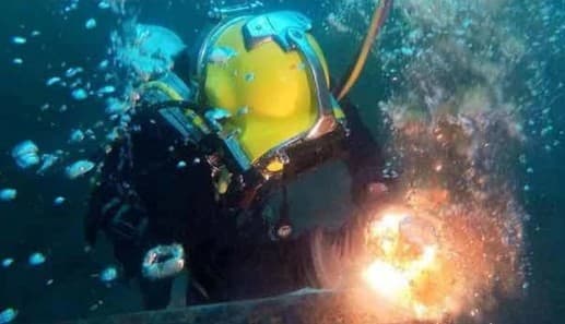 Gaji Welder Underwater, Antara Keberanian dan Penghasilan