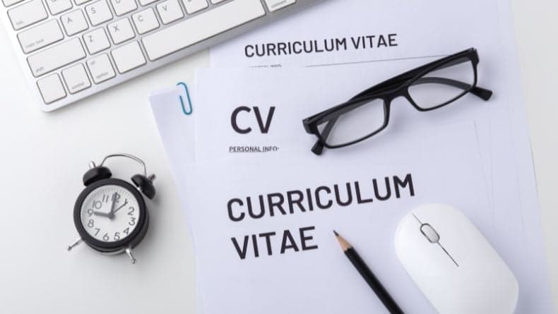 2 Contoh Biodata Siswa dalam Bahasa Inggris dalam Berbagai Versi, Lengkap dengan Artinya