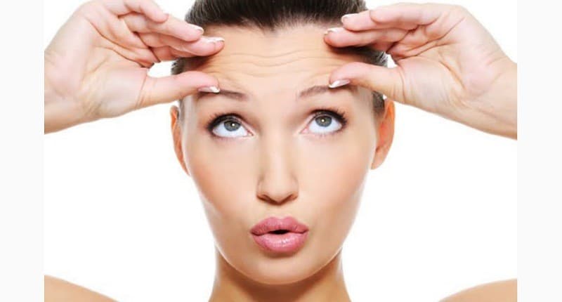 Mau Punya Wajah Tirus? Yuk Coba 5 Teknik Yoga Ini!