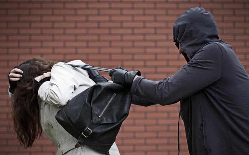 Cerita Korban Copet Dalam Angkot di Bogor, Modus Pelaku Pura-Pura Muntah