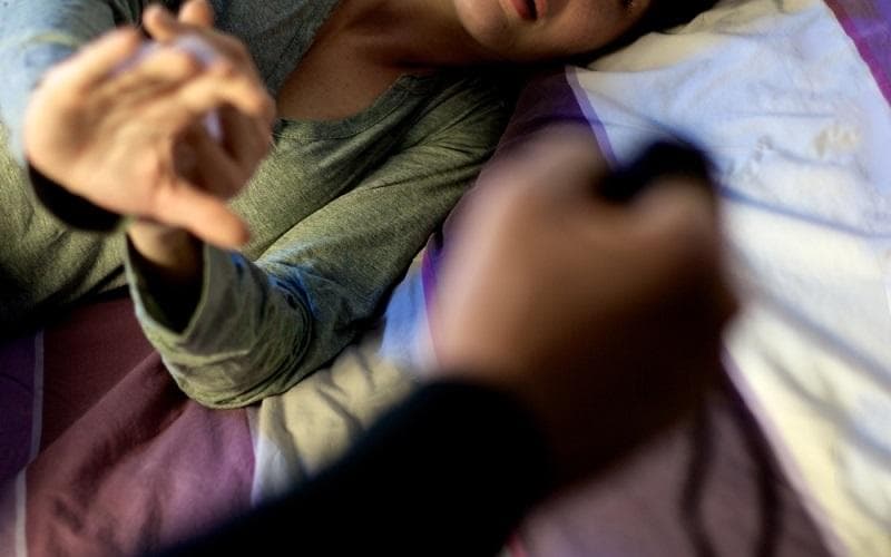 Ibu Rumah Tangga Nyaris Diperkosa saat Tidur, Pelaku Kabur Tinggalkan Pakaian