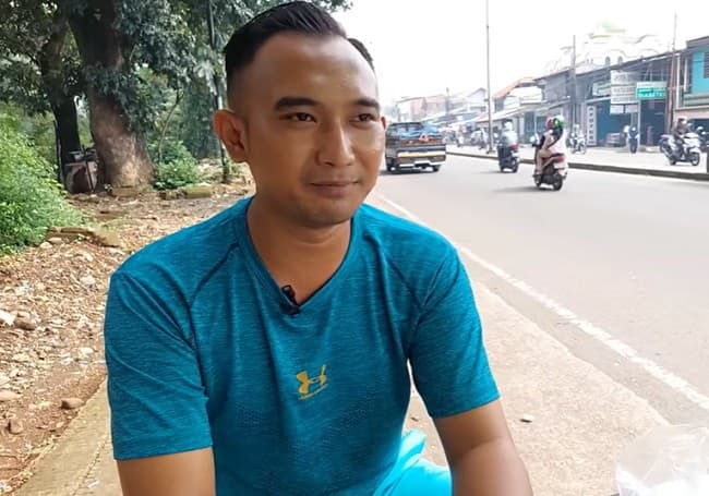 Berhenti Jadi Karyawan Bank, Pria Ini Sukses Jualan Es Tebu dengan Omzet Rp93 Juta per Bulan Berhenti Jadi Karyawan Bank, Pria Ini Sukses Jualan Es Tebu dengan Omzet Rp93 Juta per Bulan